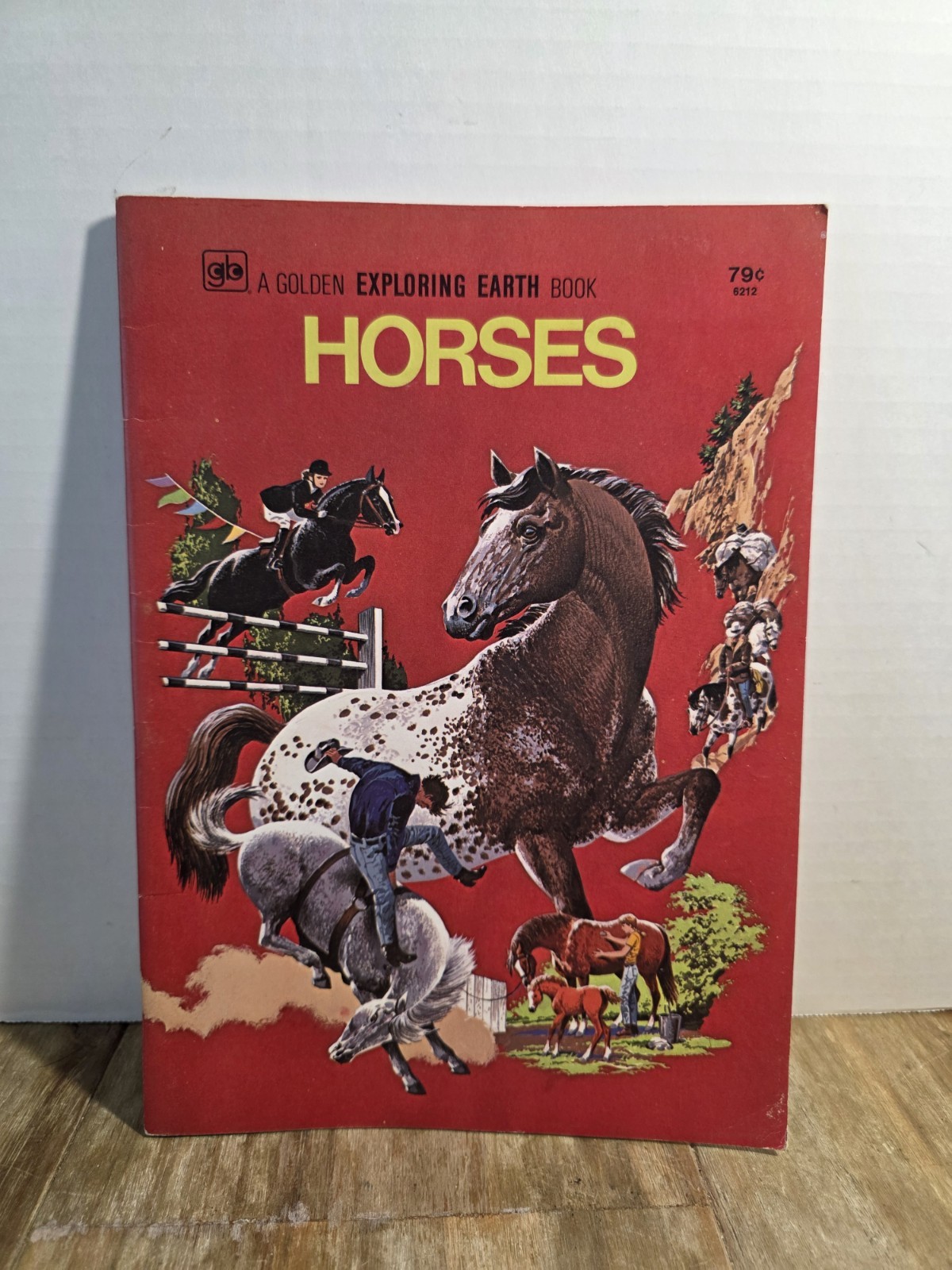 Vintage 1976 A Golden Exploring Earth Book: HORSES Vintage 1976 A Golden Exploring Earth Book: HORSES