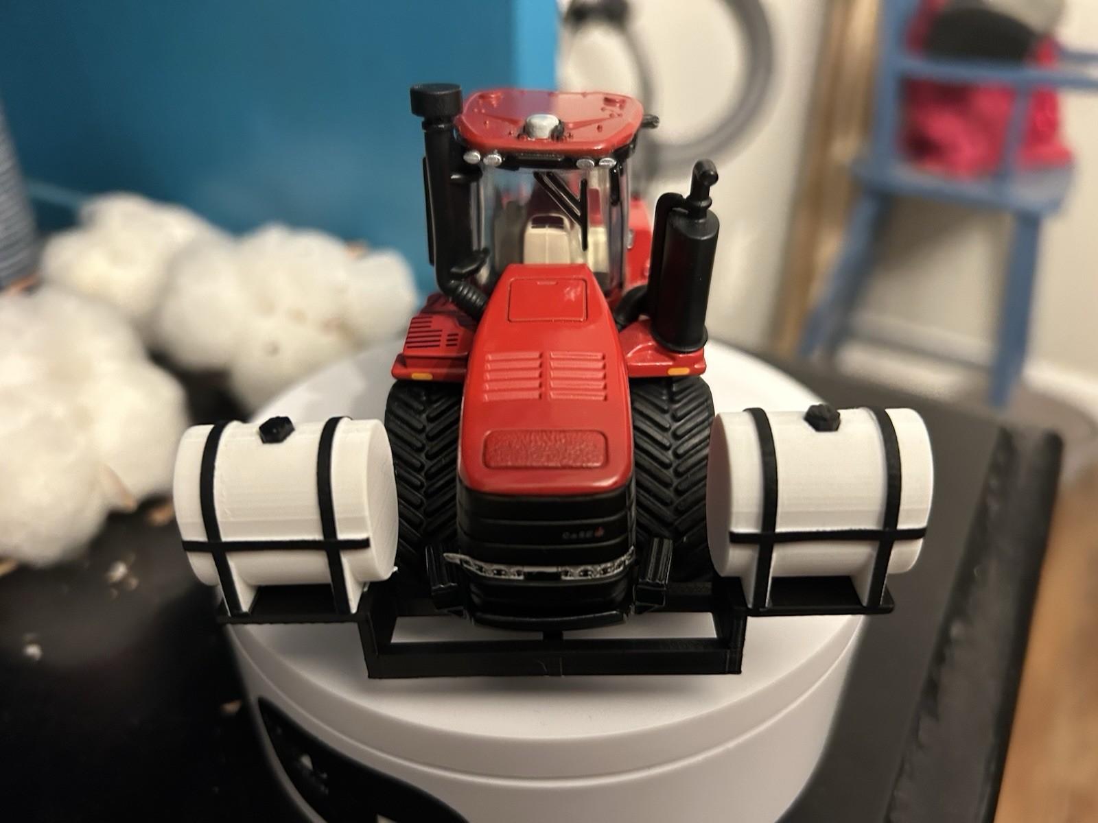 Custom Ertl 1/64 Case IH 595 Quadtrac With Saddle Tanks And 3 Point Hitch Custom Ertl 1/64 Case IH 595 Quadtrac With Saddle Tanks And 3 Point Hitch
