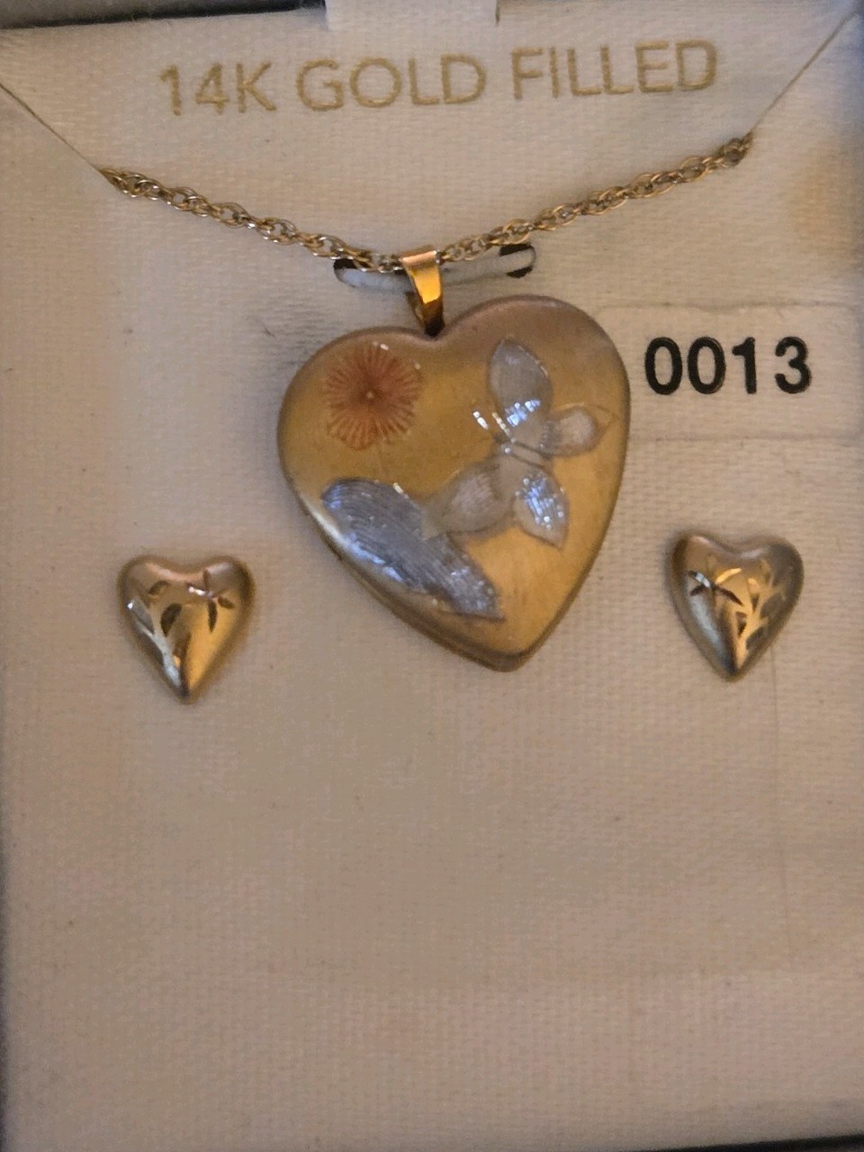 Vintage 1/20 12K Gold Filled Etched Heart Photo Locket Pendant