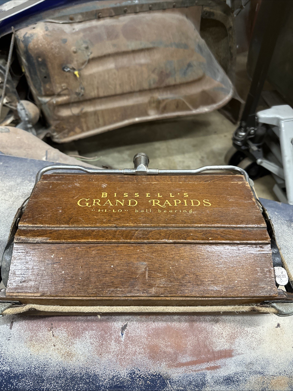 Vintage Antique Bissell\'s Grand Rapids Wood Carpet Sweeper Head-Works Vintage Antique Bissell\'s Grand Rapids Wood Carpet Sweeper Head-Works