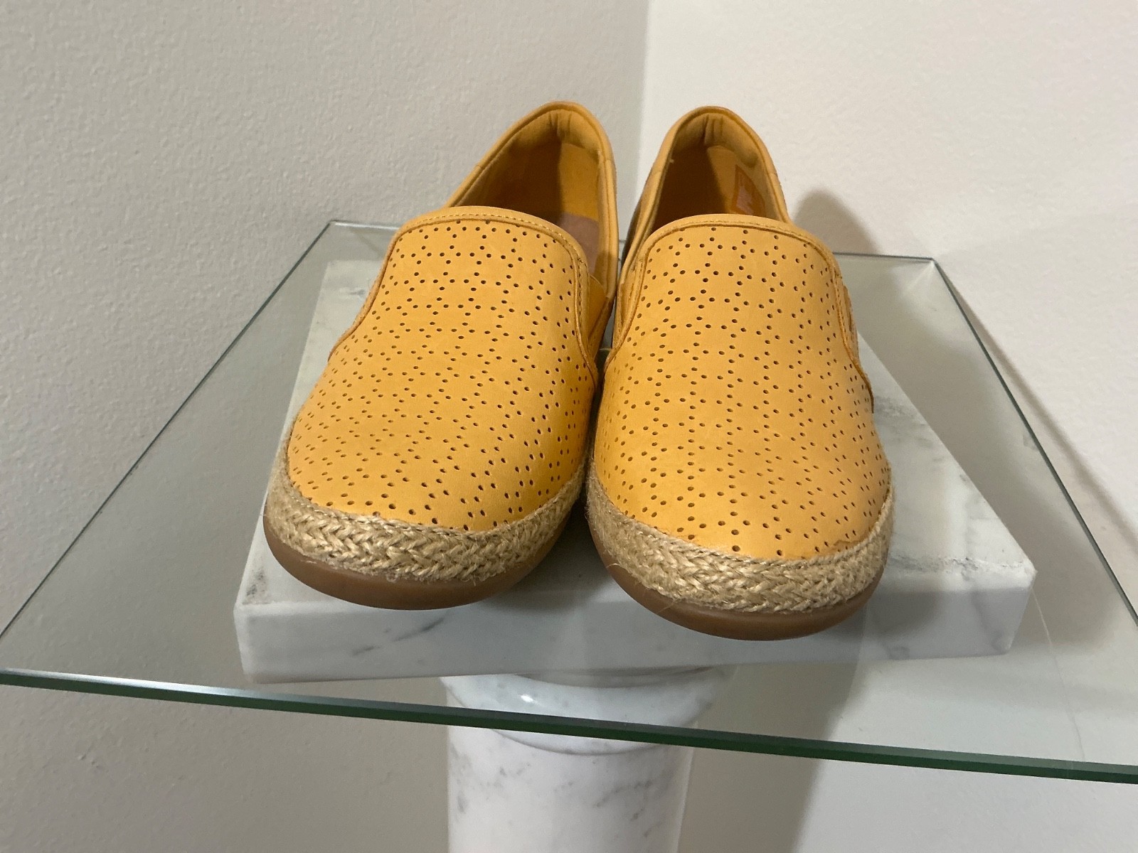 Clarks Collection Espadrille Yellow Leather Loafer Slip On Shoe Women Size 6