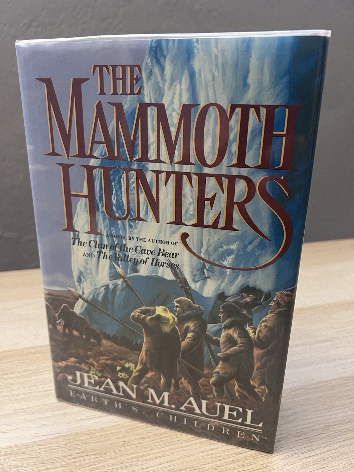 The Mammoth Hunters by Jean M. Auel - 1st/1st Hardcover