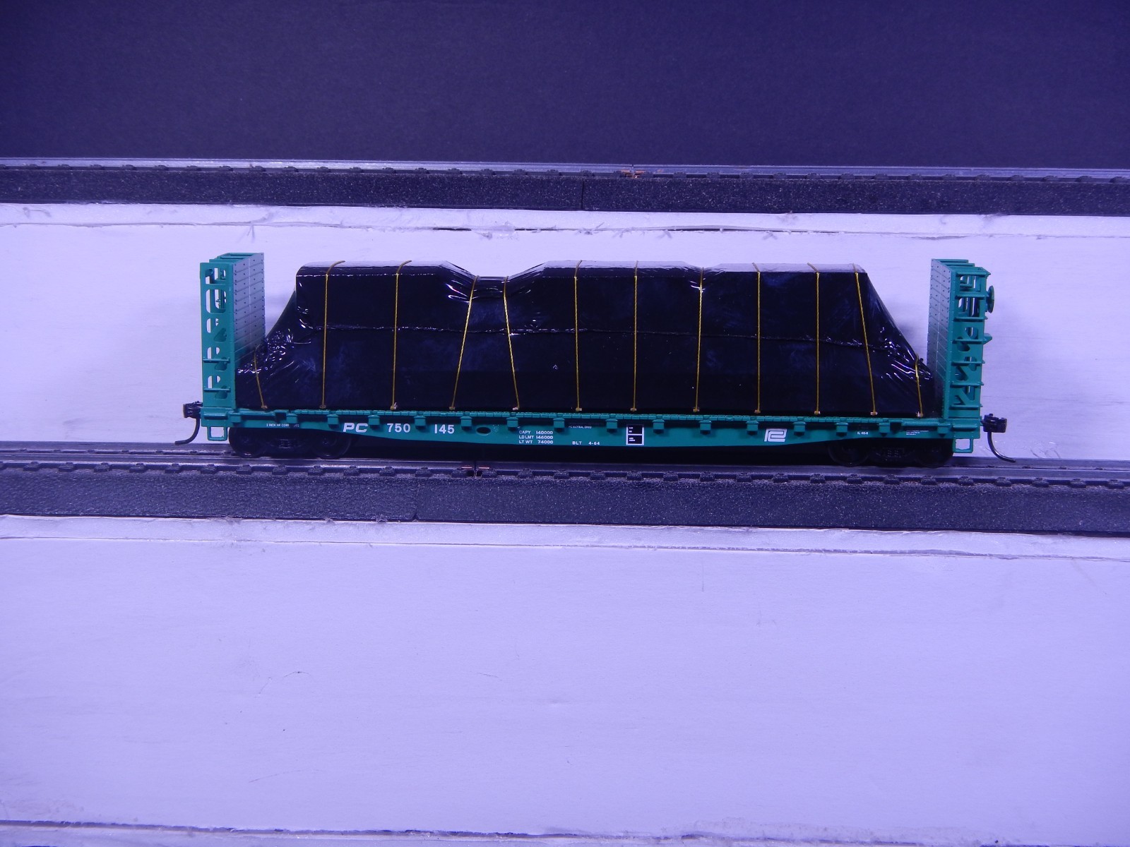 Solid Wood HO Scale Wrapped Lumber Load for Bulkhead Cars