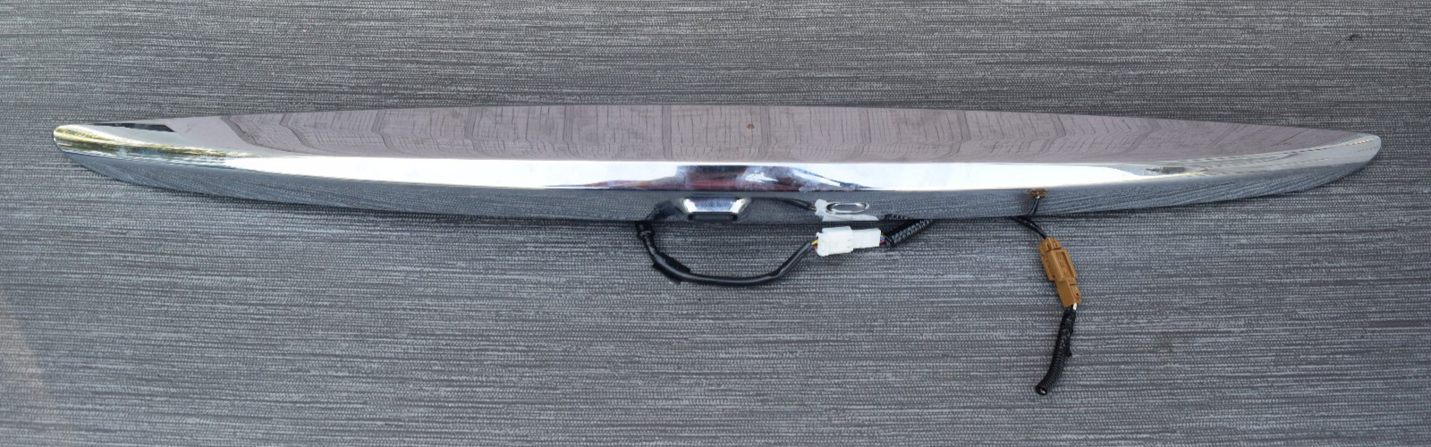 OEM 2008 2009 2010 Infiniti G37 Sedan Rear Trunk Lid Chrome Molding w/ Camera
