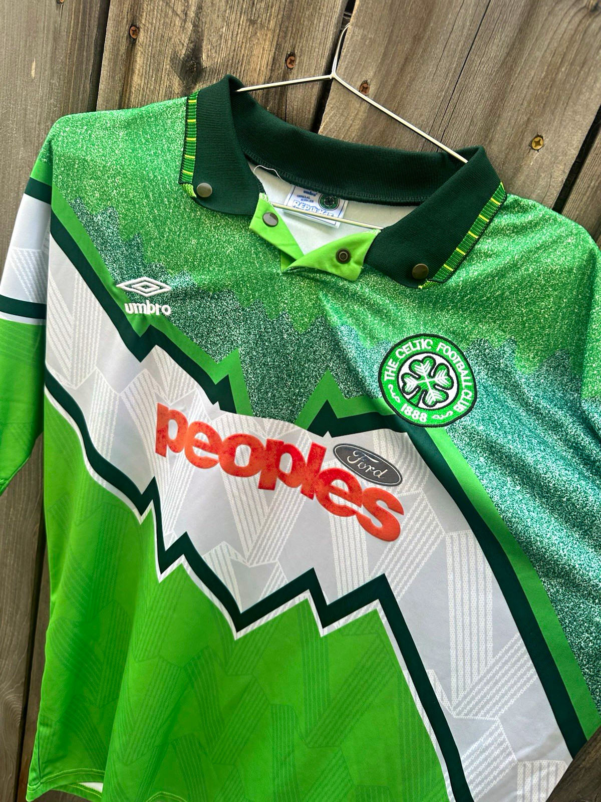 90s retro Umbro Celtic FC Soccer Jersey Green/White \ 90s retro Umbro Celtic FC Soccer Jersey Green/White \