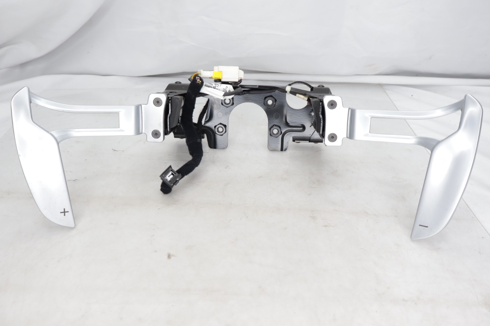 2014-2017 Maserati Quattroporte Ghibli - Paddle Shifter Assembly - OEM 670065544