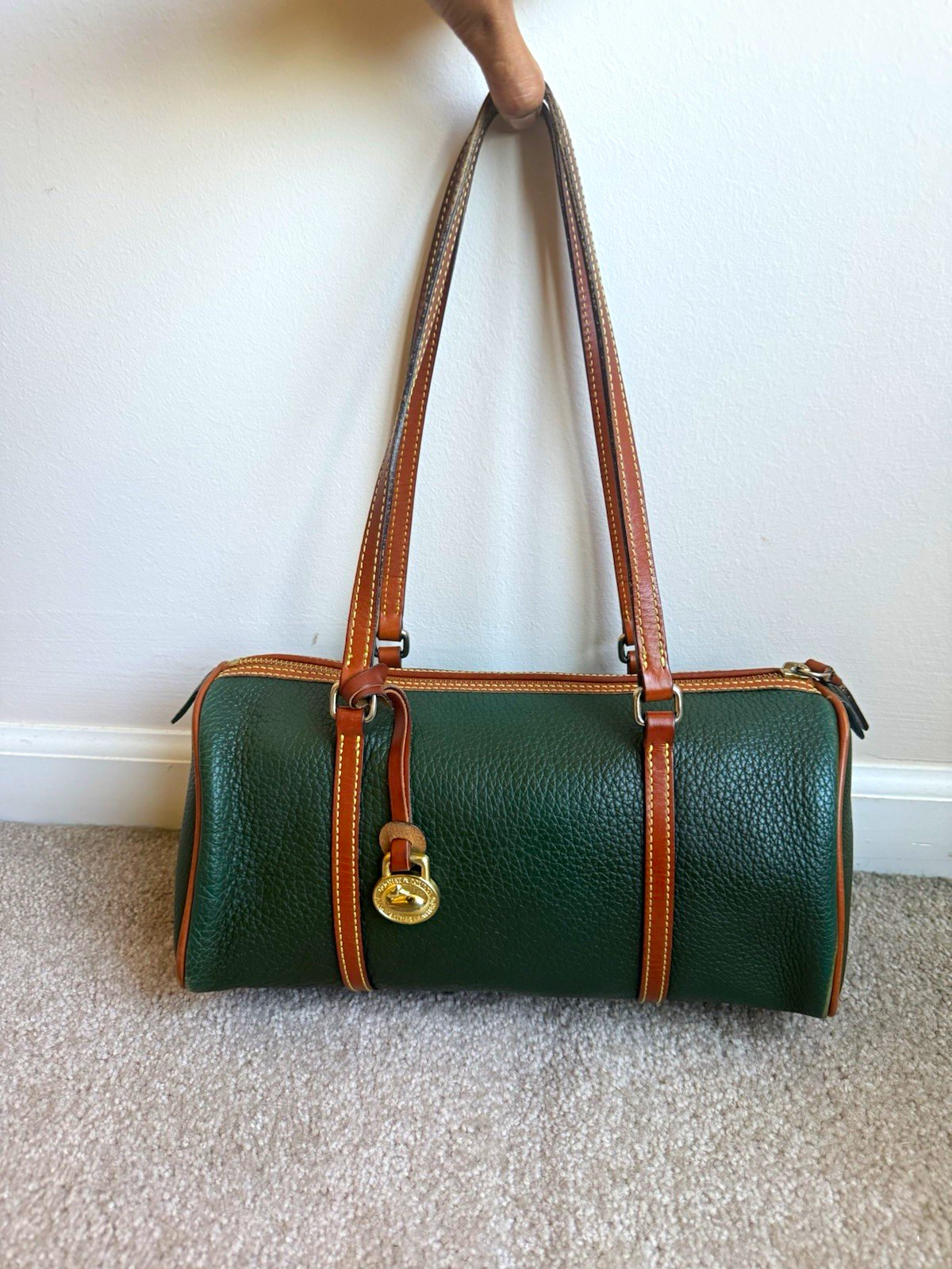 Dooney & Bourke All Weather Leather Barrel Bag - Green π¦ Rare Vintage 90s Dooney & Bourke All Weather Leather Barrel Bag - Green π¦ Rare Vintage 90s