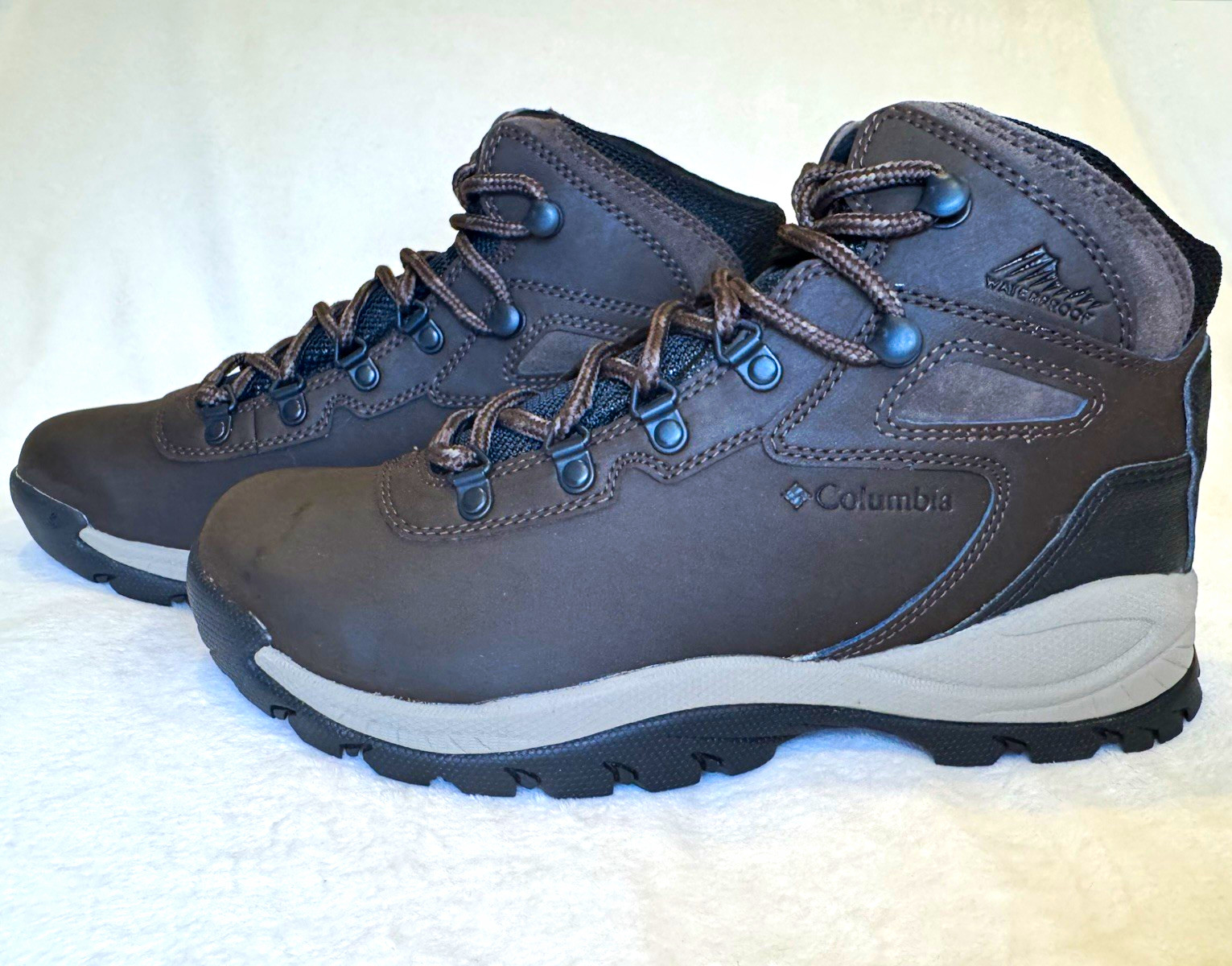 Columbia Newton Ridge Plus Waterproof Women’s Ankle Hiking Boots Cordovan US 8.5 Columbia Newton Ridge Plus Waterproof Women’s Ankle Hiking Boots Cordovan US 8.5