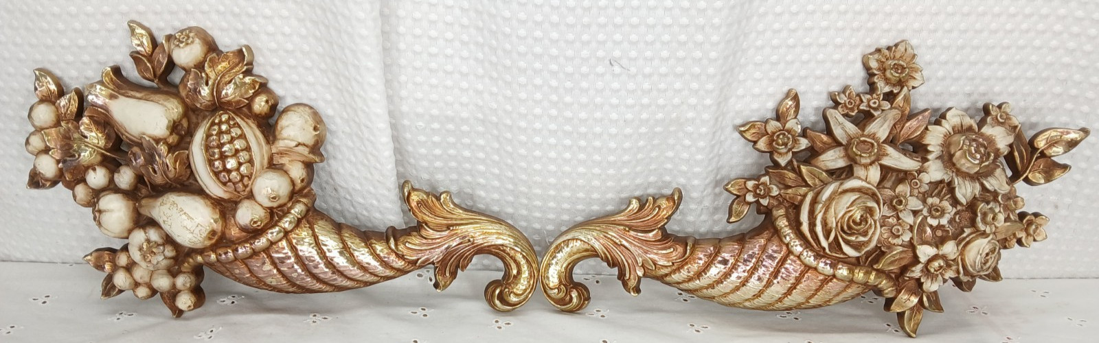 PAIR OF SYROCO DECORATION GOLD GILT CORNUCOPIA WALL DECOR VINTAGE 1960S MCM PAIR OF SYROCO DECORATION GOLD GILT CORNUCOPIA WALL DECOR VINTAGE 1960S MCM