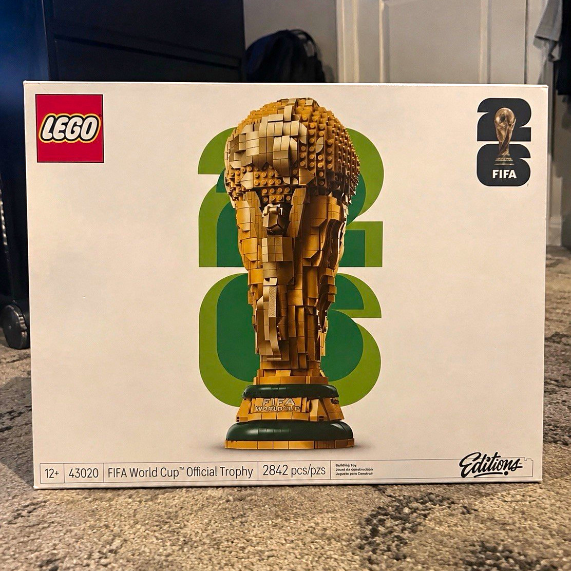 LEGO Icons FIFA World Cup Official Trophy Set 43020 2842pcs Age 12+ Box