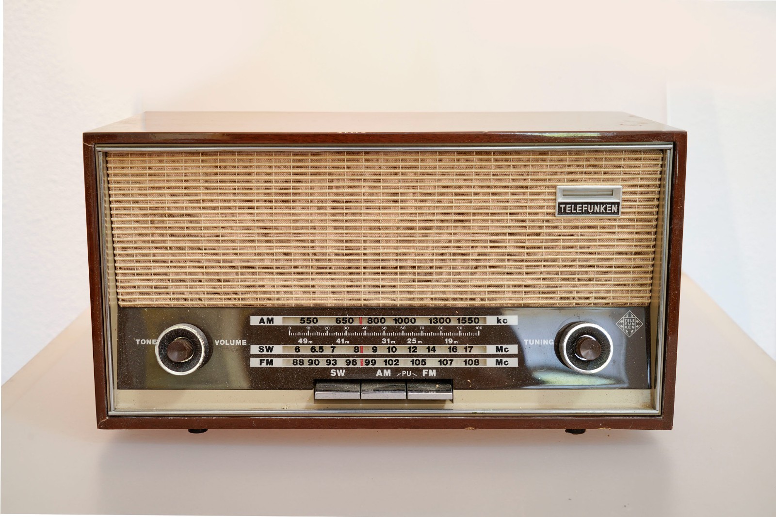 Vintage Telefunken Jubilate de Luxe radio. 5451W Made In Germany Tested Works Vintage Telefunken Jubilate de Luxe radio. 5451W Made In Germany Tested Works