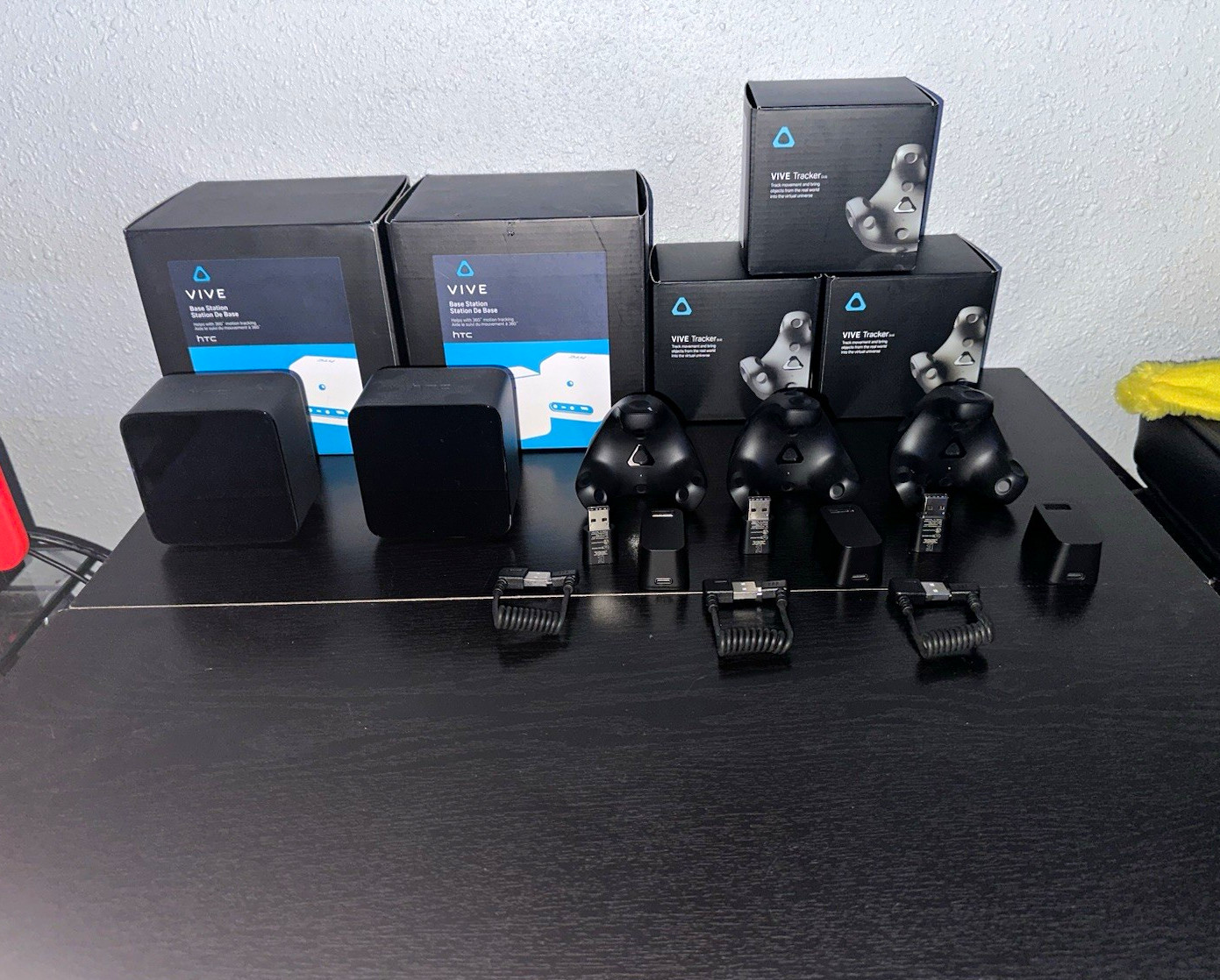 HTC VIVE Tracker 3.0 3-Pack 2 Base Stations FULL BODY TRACKING UNUSED $710 VALUE HTC VIVE Tracker 3.0 3-Pack 2 Base Stations FULL BODY TRACKING UNUSED $710 VALUE