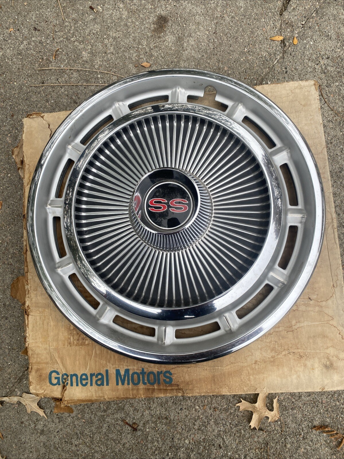 1966 Chevy Impala Super Sport NOS Hub Cap In The Box 1966 Chevy Impala Super Sport NOS Hub Cap In The Box