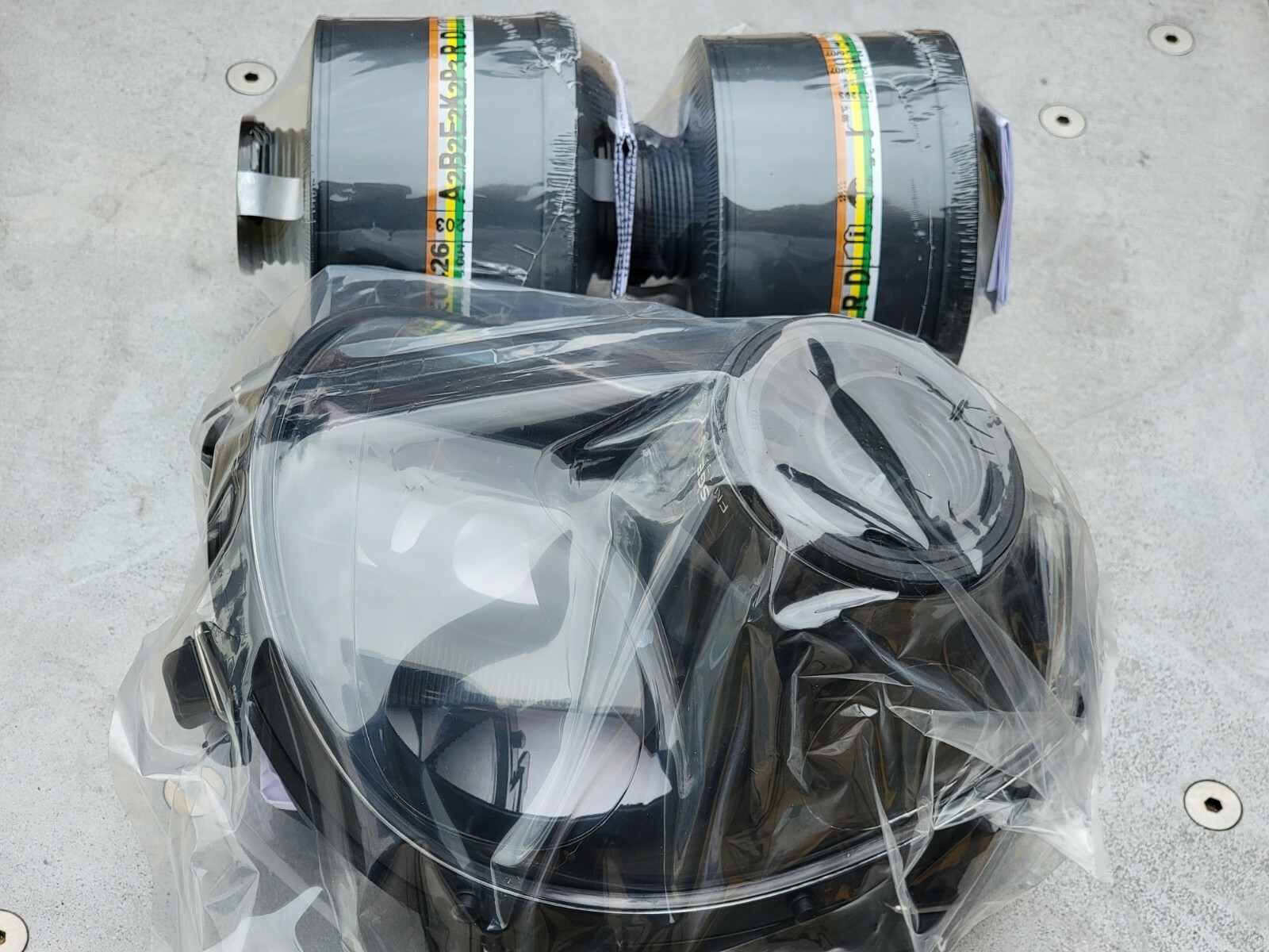 SGE 150 Gas Mask +2 New NATO 40mm NBC/CBRN Filters New Production MED/REG 6/2030