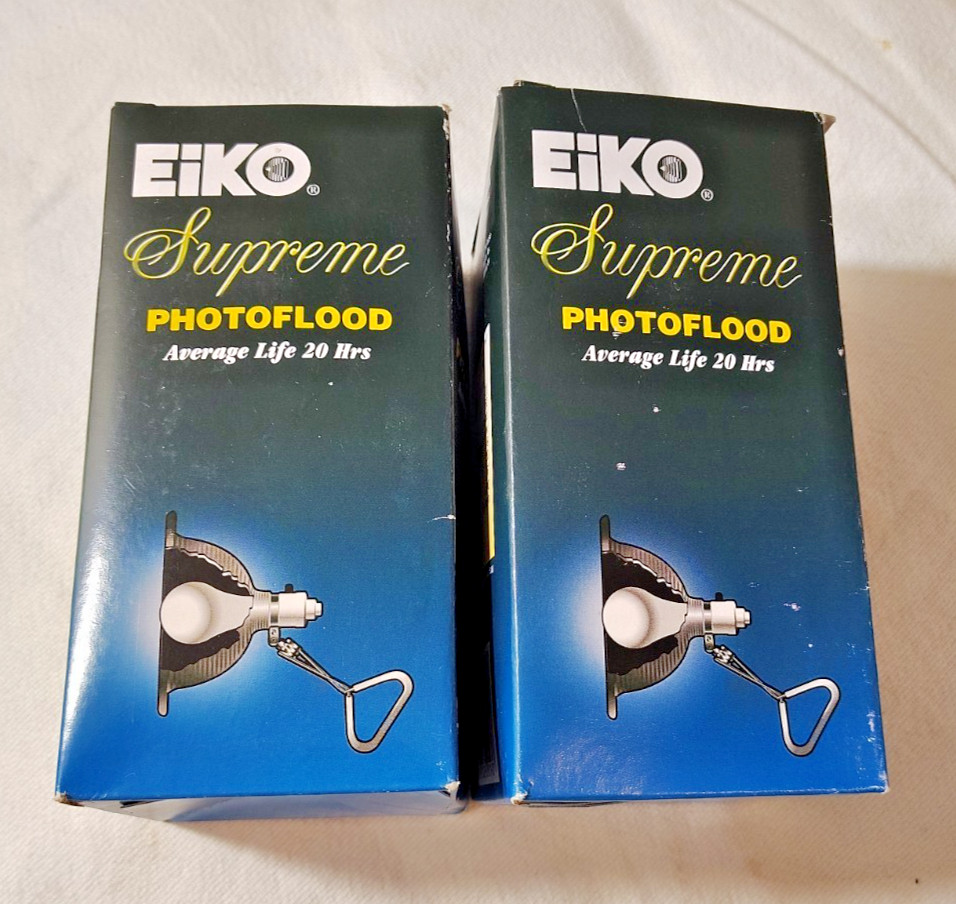 Pair Of 2 EIKO Supreme PHOTOFLOOD Lights ECA 120 Volts Pair Of 2 EIKO Supreme PHOTOFLOOD Lights ECA 120 Volts