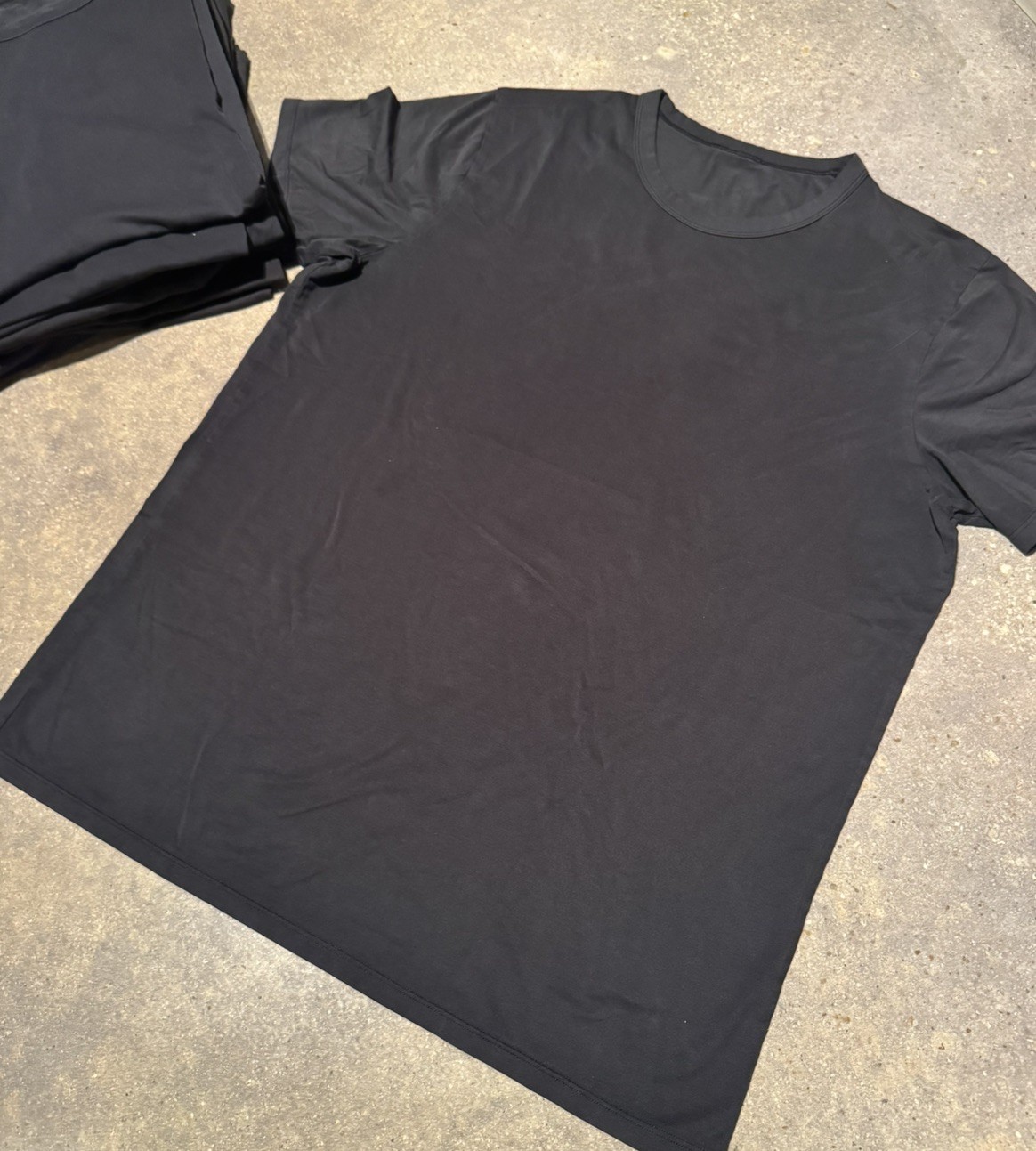 LULULEMON Fundamental Tee Shirt Men Black LARGE LULULEMON Fundamental Tee Shirt Men Black LARGE