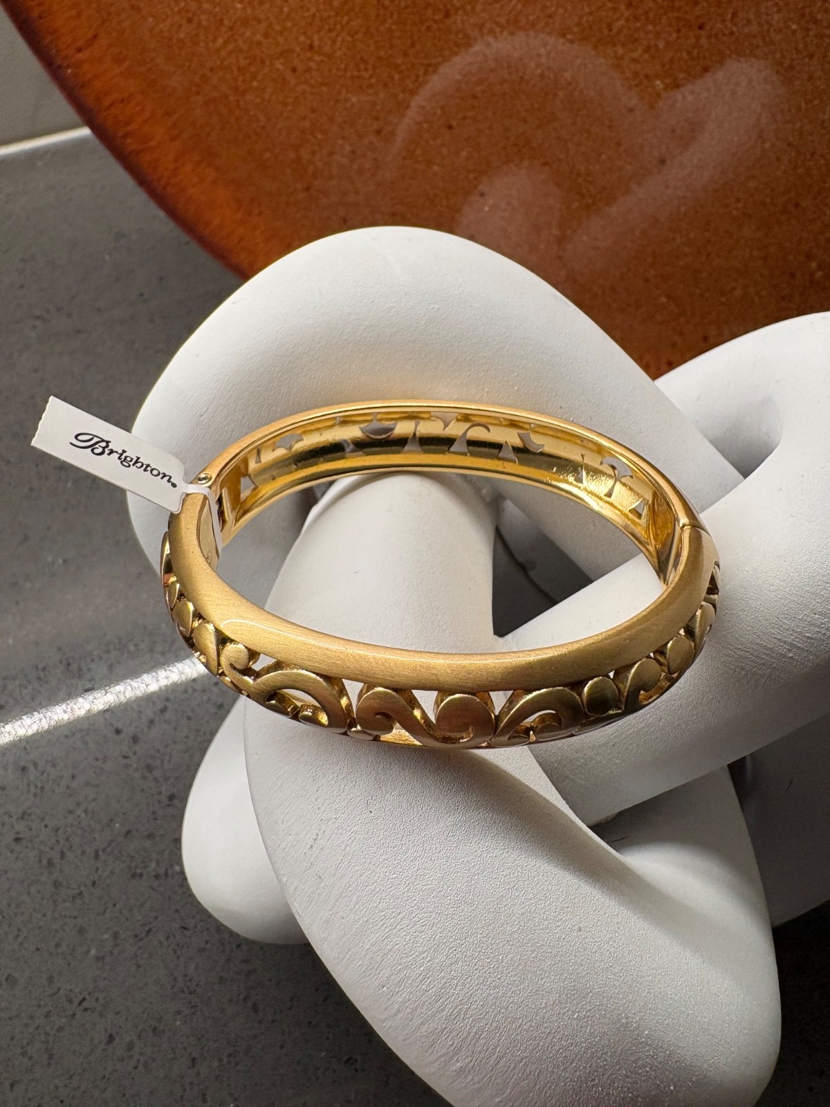 New Brighton Contempo Medium Hinged Bangle Gold Bracelet NWT $68 New Brighton Contempo Medium Hinged Bangle Gold Bracelet NWT $68