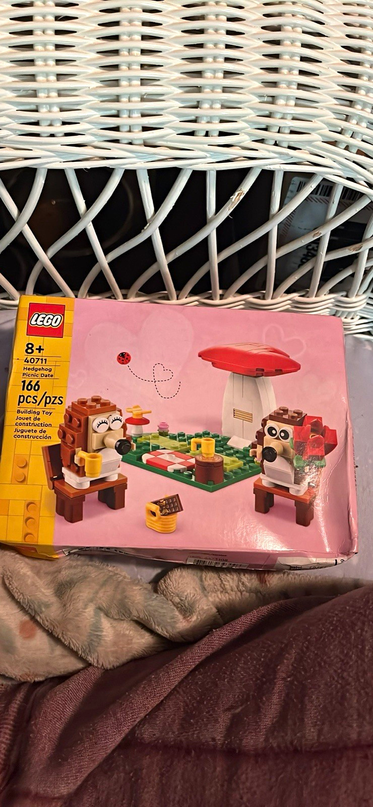 LEGO BrickHeadz Hedgehog Picnic Date 40711 Valentines Day 166pc 8+ LEGO BrickHeadz Hedgehog Picnic Date 40711 Valentines Day 166pc 8+