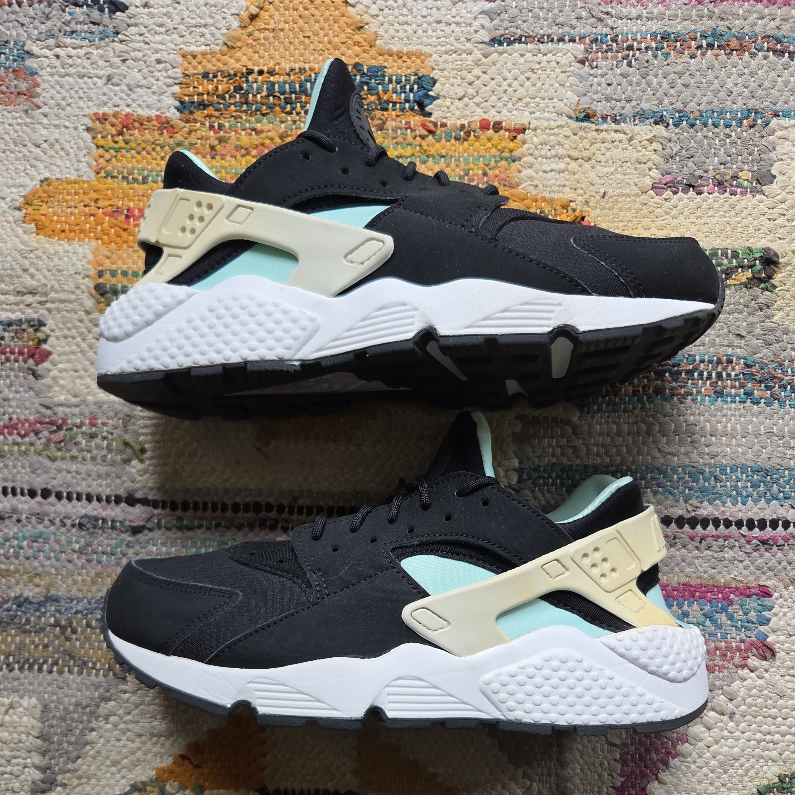 Nike Air Huarache Run 634835-036 Black/Summit White/Igloo US Women Size 9 Nike Air Huarache Run 634835-036 Black/Summit White/Igloo US Women Size 9