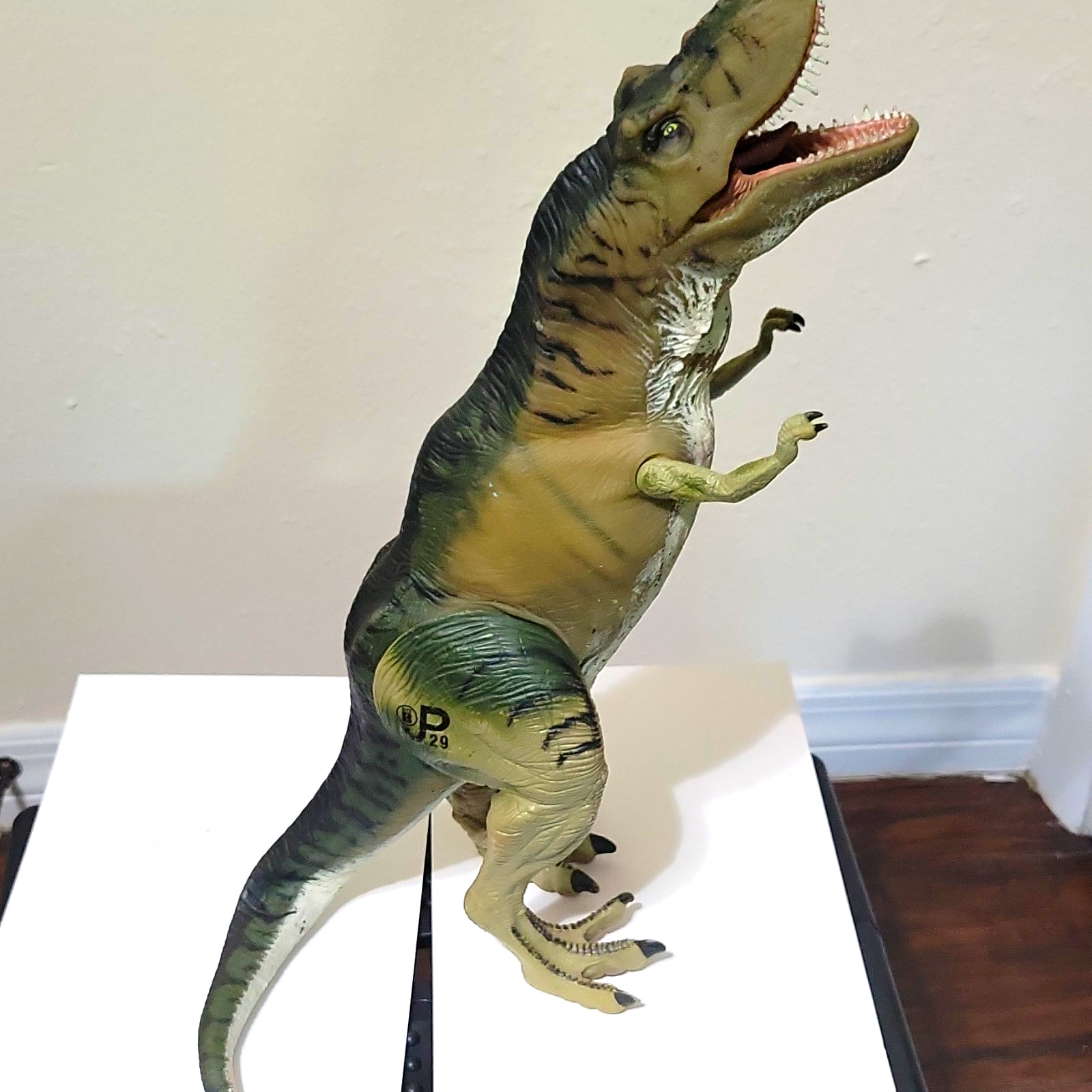 Vintage 1997 Jurassic Park Thrasher T-REX JP29 Action Figure