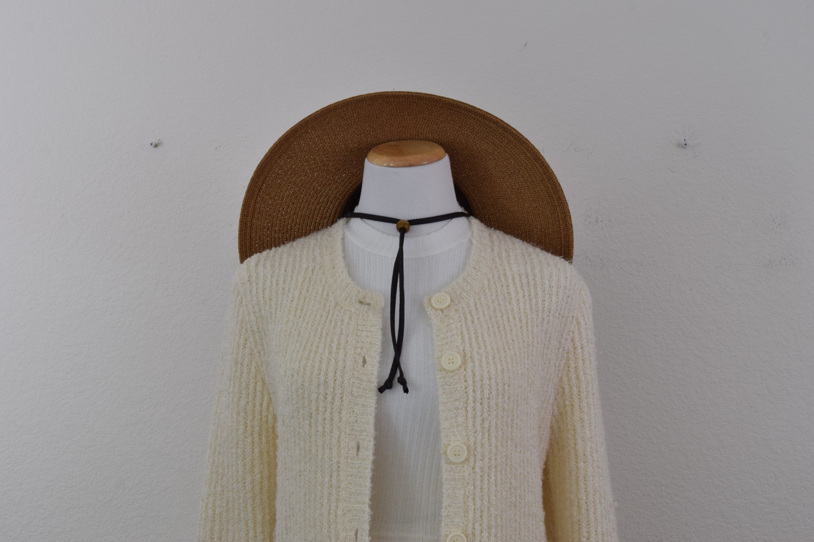 Vintage 70s/80s Bullock\'s Cream Boucle Cardigan Sweater| made in Hong Kong size