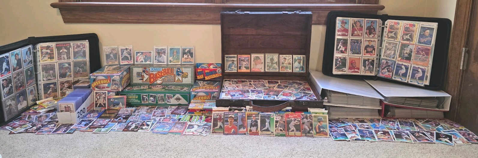 Massive Lot of Baseball Ball Cards Massive Lot of Baseball Ball Cards