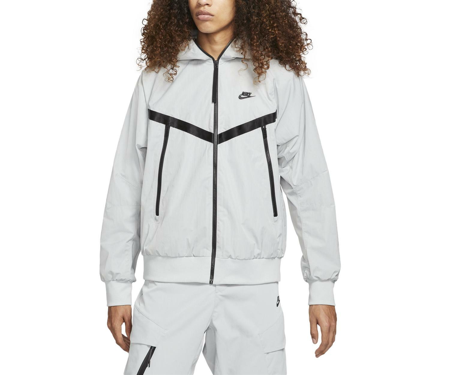 Nike Sportswear Premium Essentials Men\'s Unlined Hooded Windrunner Jacket DA7354