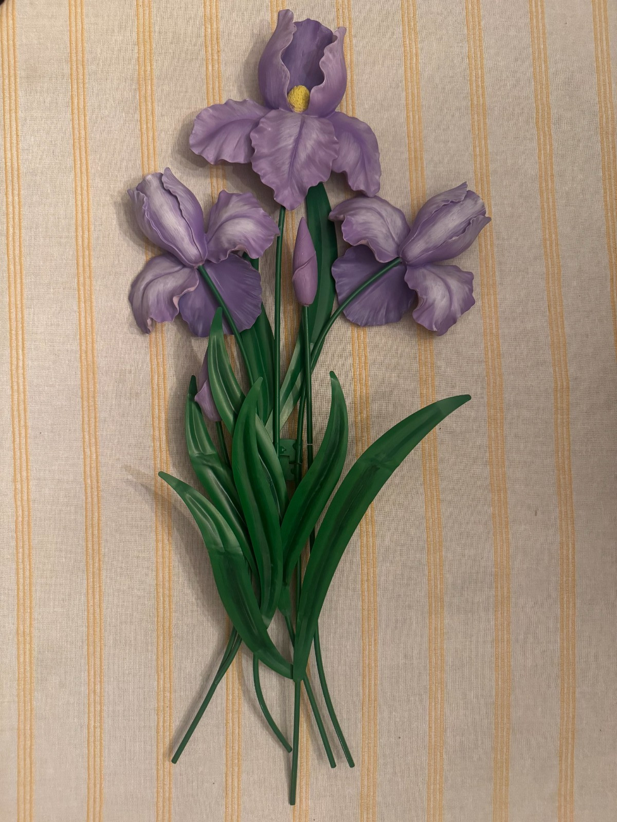Vintage Wmg 2005 Lavender Purple Iris Metal Leaves Wall Plaque 29“ x 13 Vintage Wmg 2005 Lavender Purple Iris Metal Leaves Wall Plaque 29“ x 13