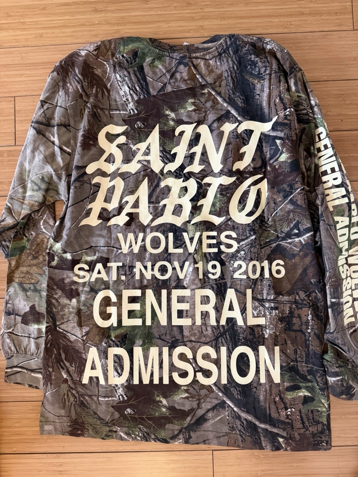 Kanye West TLOP Tour  NWOT Camo Long Sleeve Shirt Size L 2016