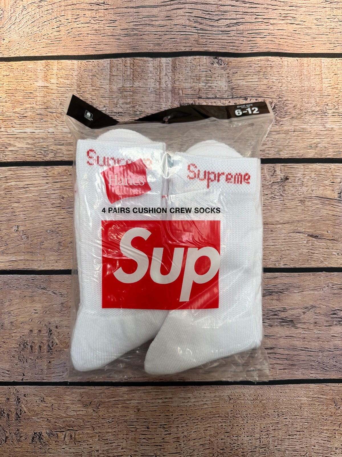NEW Supreme/Hanes Crew Socks Authentic White 4 Pack Size Men\'s US 6-12 