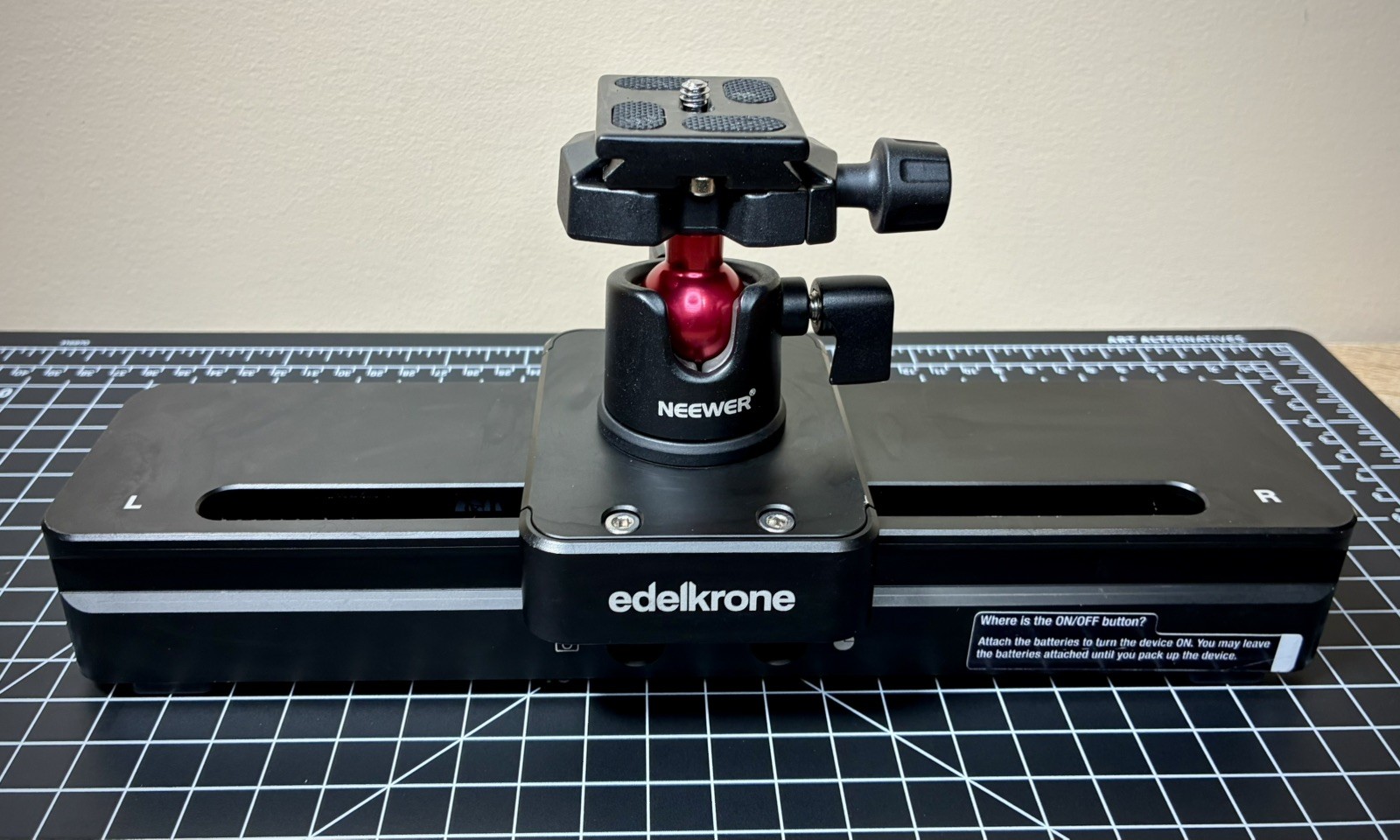 Edelkrone SliderONE V2 + Neewer GM-MN25 Tripod Head+Battery+ USB-C Power Adapter Edelkrone SliderONE V2 + Neewer GM-MN25 Tripod Head+Battery+ USB-C Power Adapter
