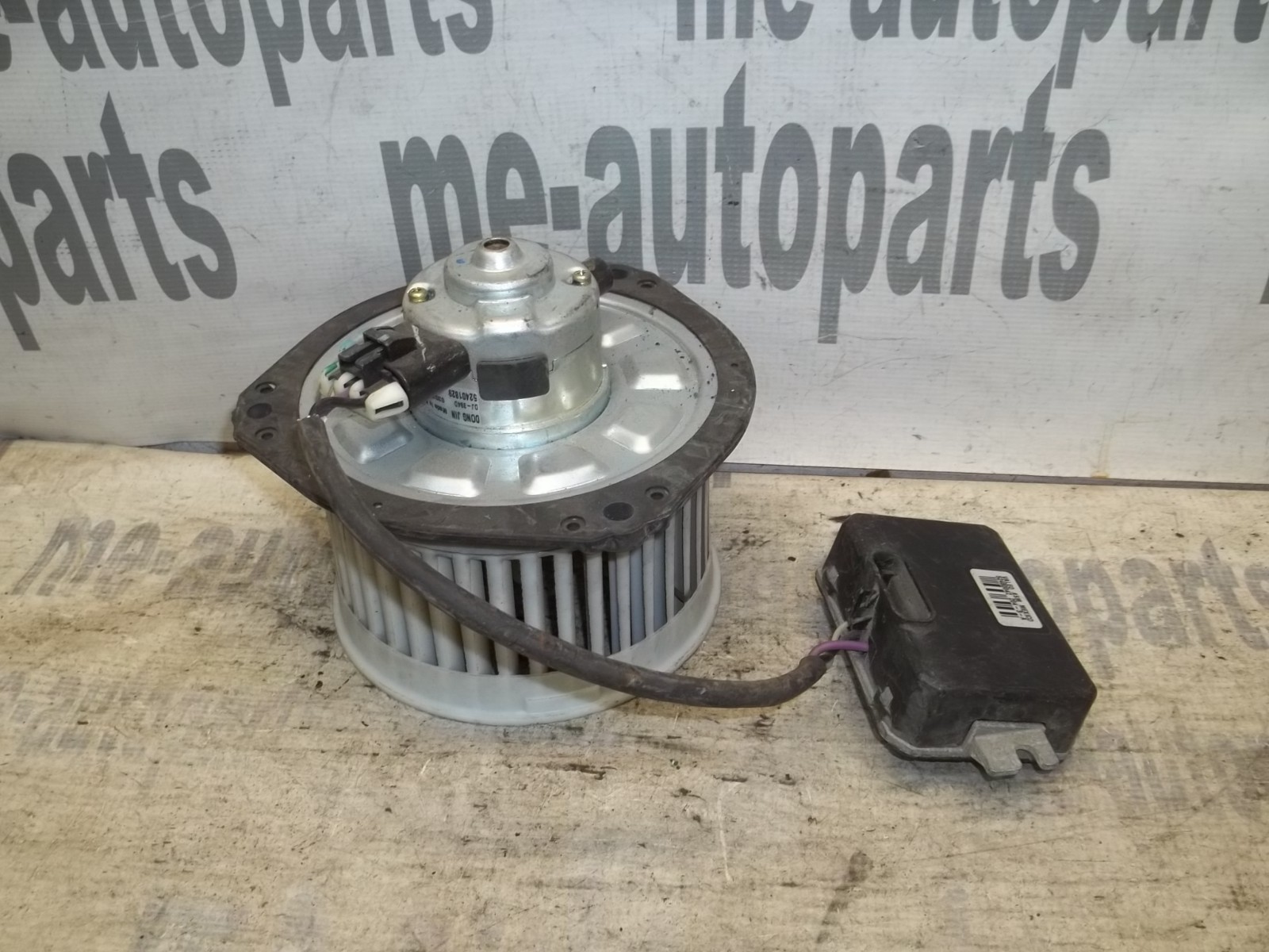 Some 02-05 Cadillac Deville, GM Heater AC Blower Motor Fan & Module 52401829 OEM