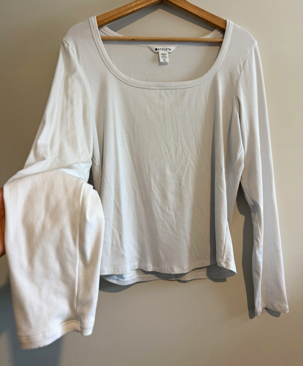 Athleta Women\'s White Ribbed Stretch Scoop Neck Long Sleeve T-Shirt XL