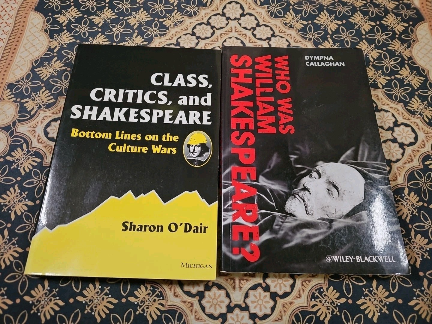 LOT of 2 NOS PAPERBACK BOOK Class, Critics and Shakespeare & WHO WAS WILLIAM? LOT of 2 NOS PAPERBACK BOOK Class, Critics and Shakespeare & WHO WAS WILLIAM?