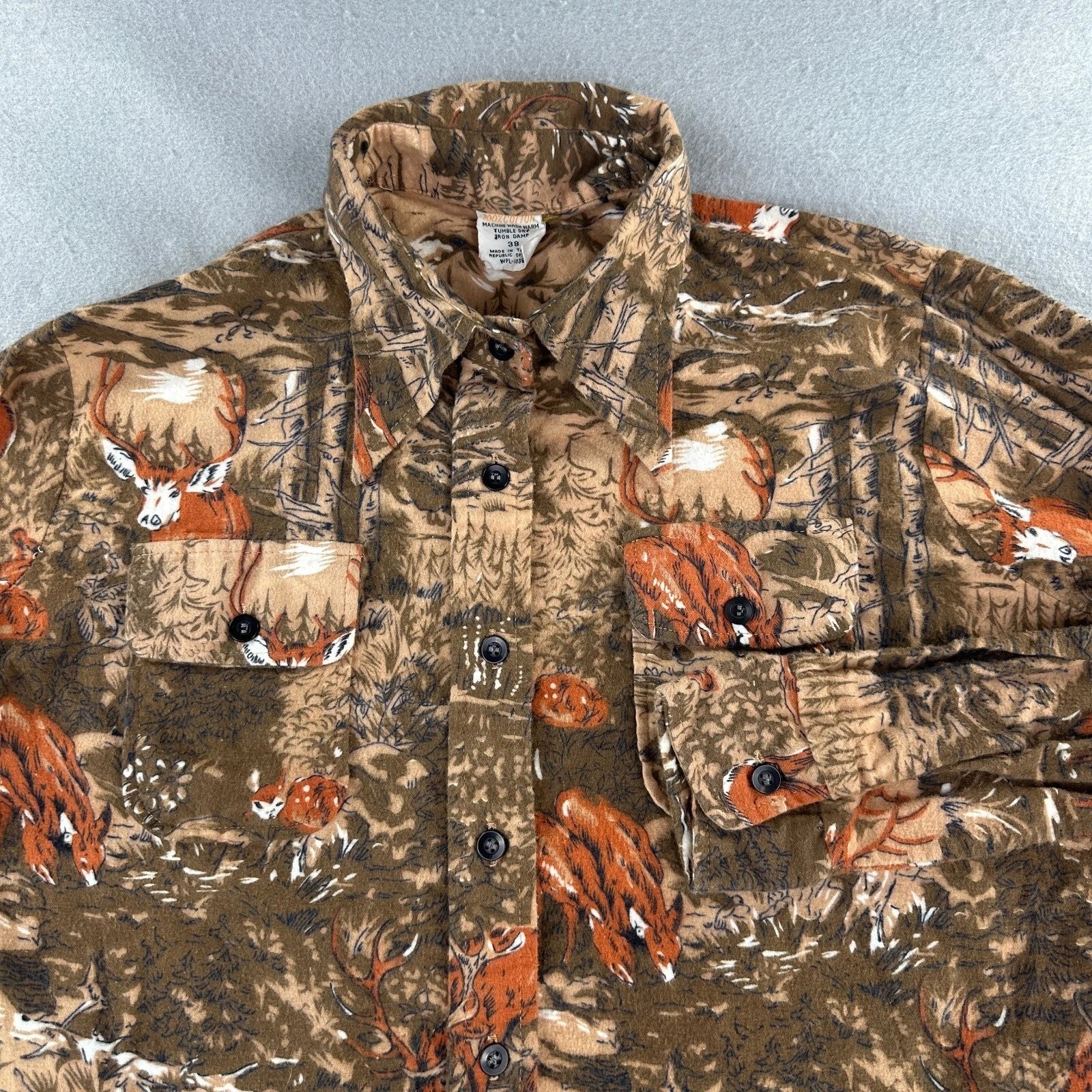 True Vintage Chamois Flannel Shirt Mens 38 Small Scenic Deer Dagger Collar 70s