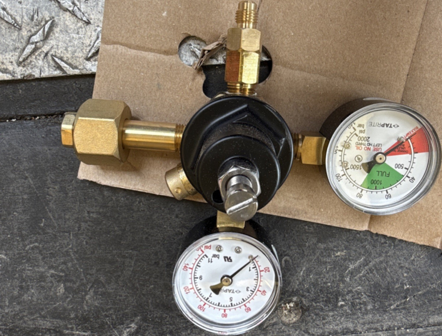 Taprite CO2 Draft Beer Regulator Screw Adjustment Dual Gauges