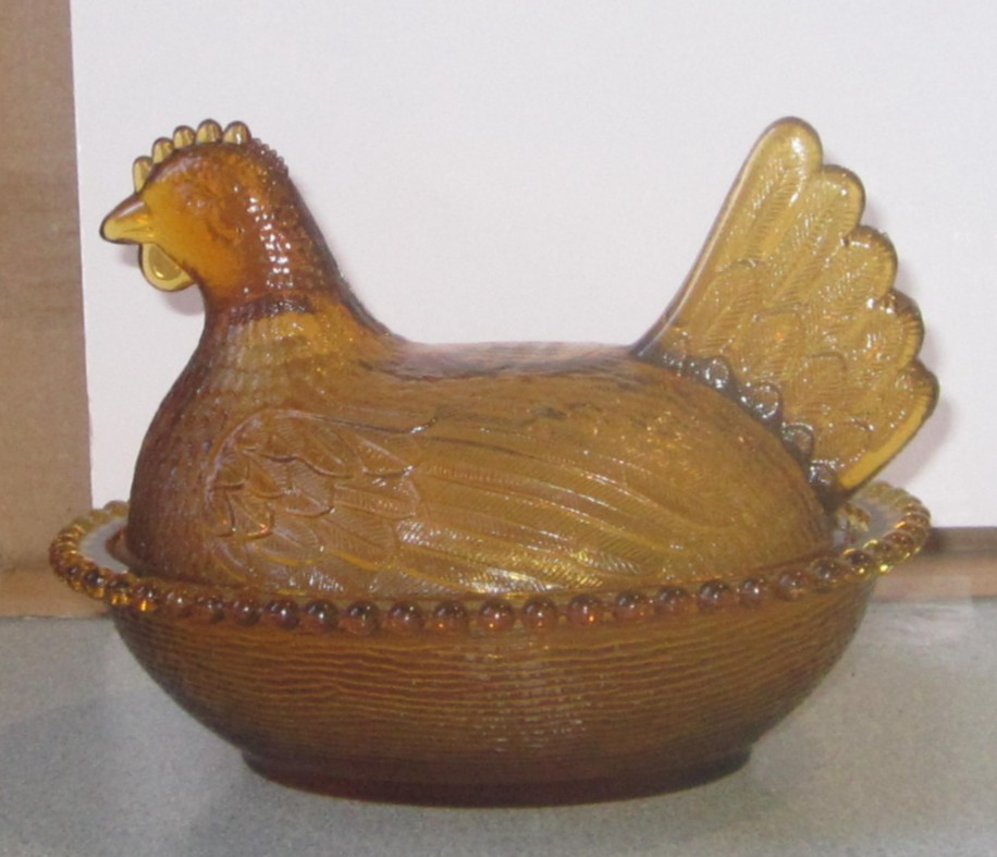 Vintage Indiana Amber Hen On beaded Nest ,  No Cracks /Chips