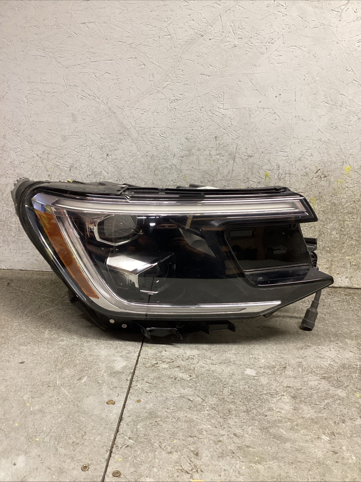 2024-2025 VOLKSWAGEN ATLAS CROSS SPORT RIGHT RH PASSENGER SIDE HEADLIGHT OEM