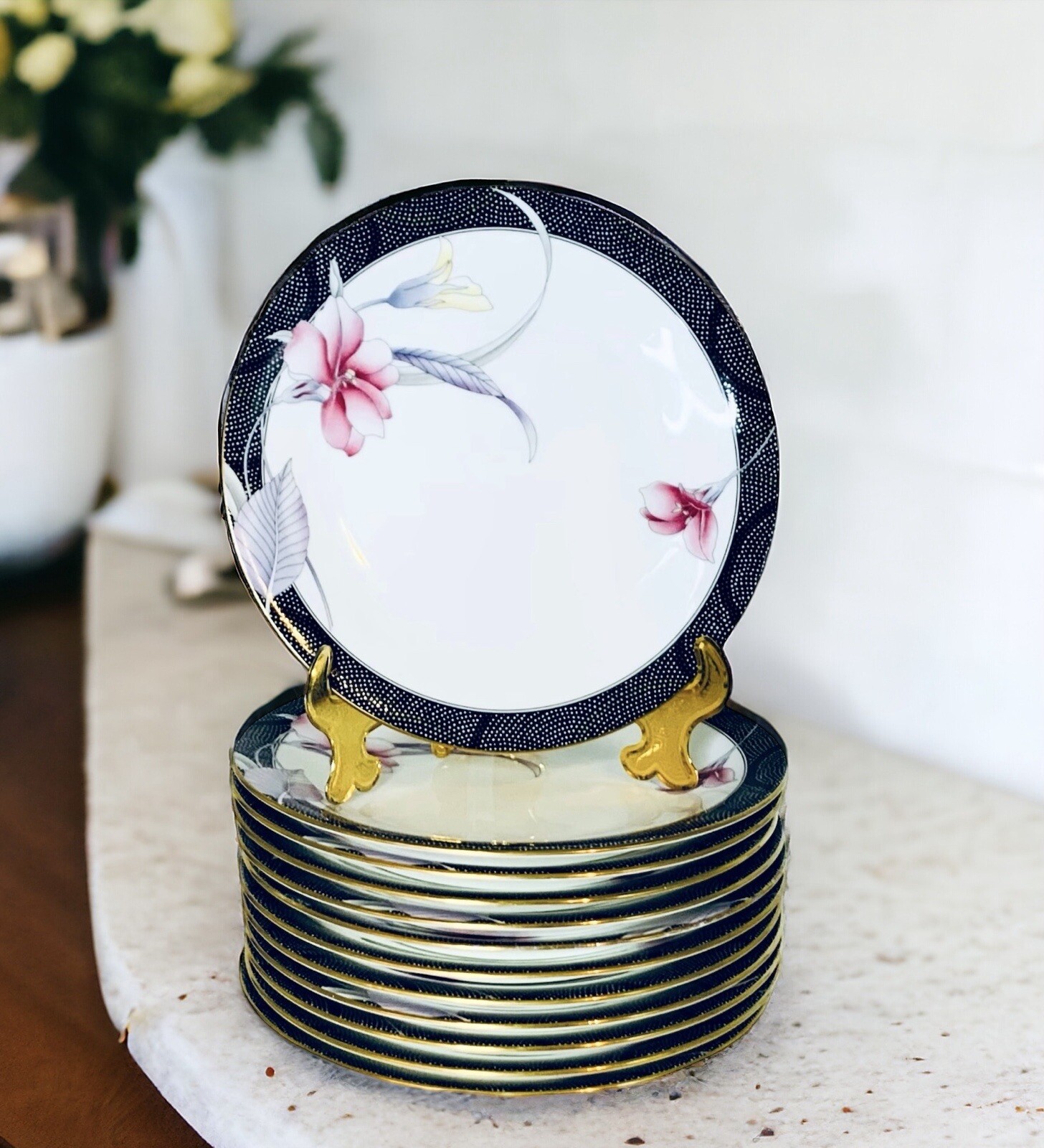 12 Mikasa COSMO CAE02 Flowers Bone China 6 5/8” Bread & Butter Plates MINT