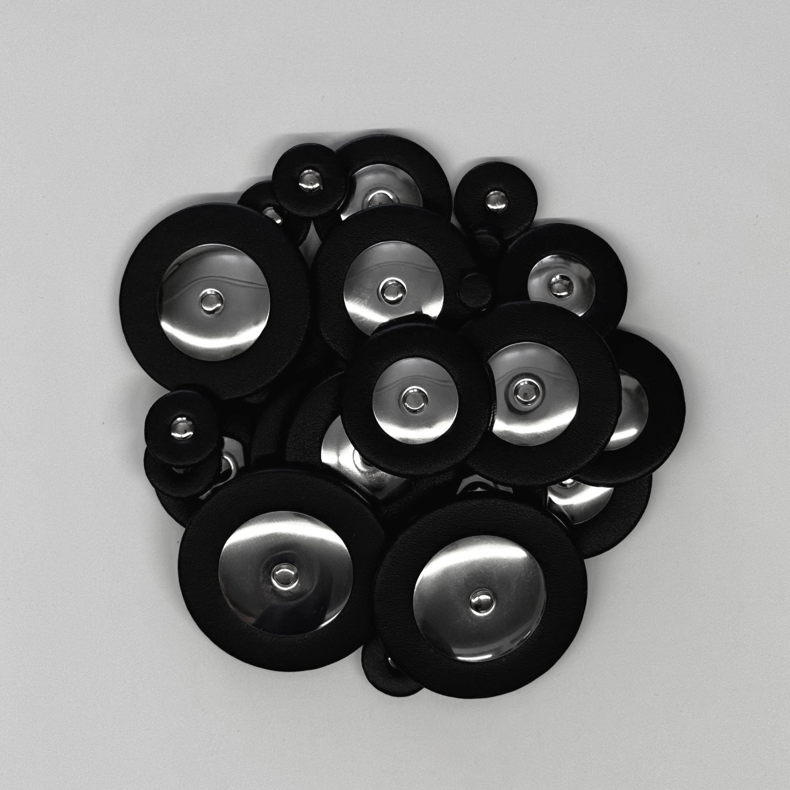 Prestini Tenor Sax Pad Set — Selmer Mark VI — Black Kangaroo Leather — KSA47 Prestini Tenor Sax Pad Set — Selmer Mark VI — Black Kangaroo Leather — KSA47
