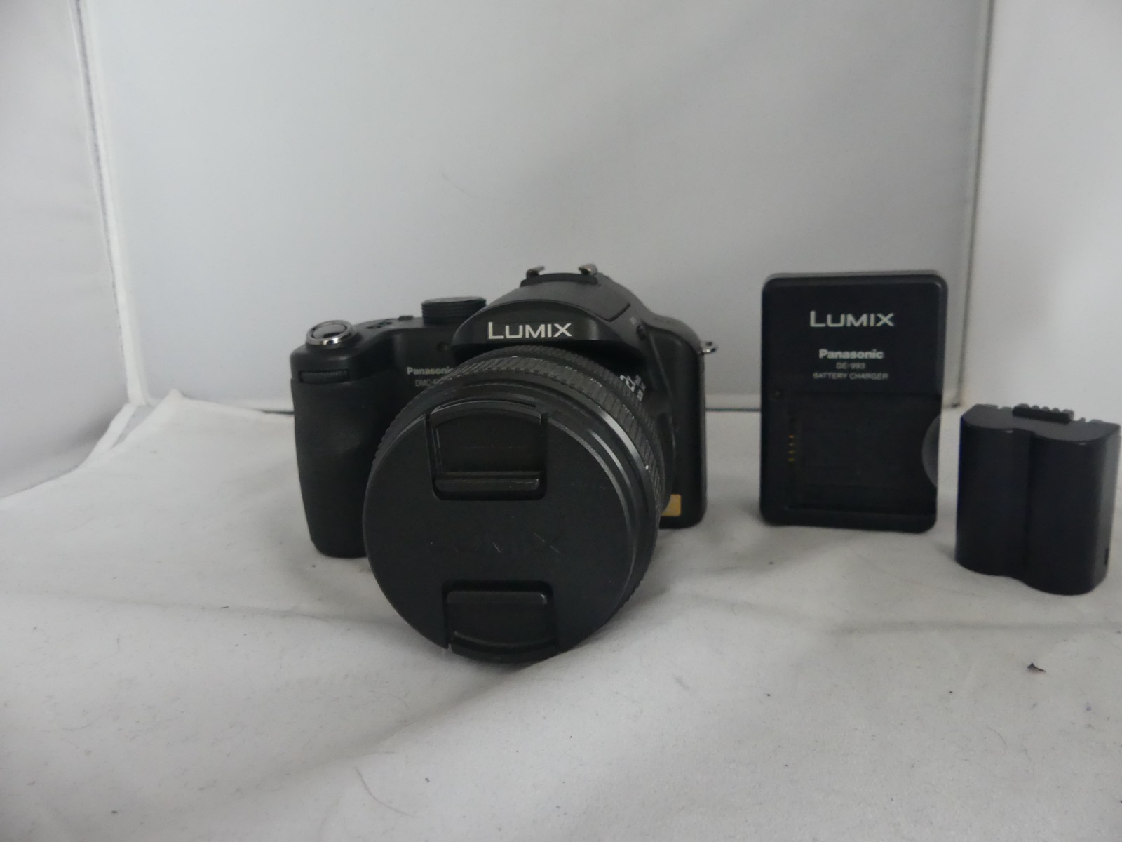 Panasonic LUMIX DMC-FZ50 10.1MP Digital Camera - Looks and works great.