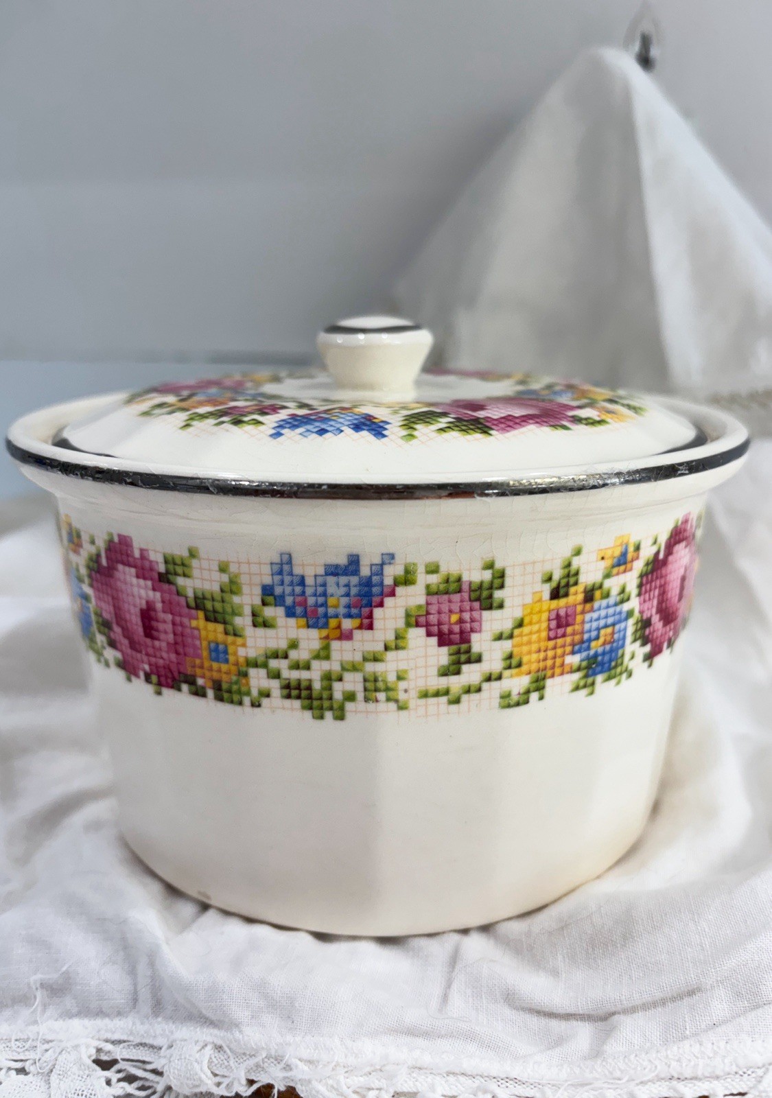 Harker Hotoven Cross stitch Petit Covered Casserole Dish Cooking Ware 1940s Vtg