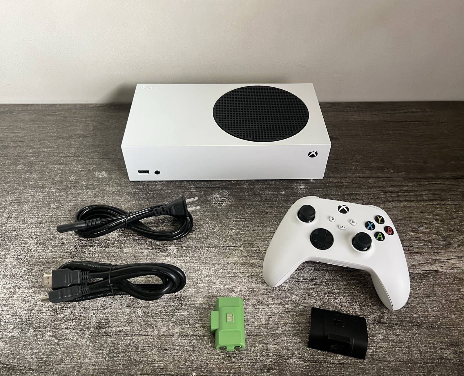 Microsoft Xbox Series S 512GB Console Gaming System Complete Bundle White 1883 Microsoft Xbox Series S 512GB Console Gaming System Complete Bundle White 1883