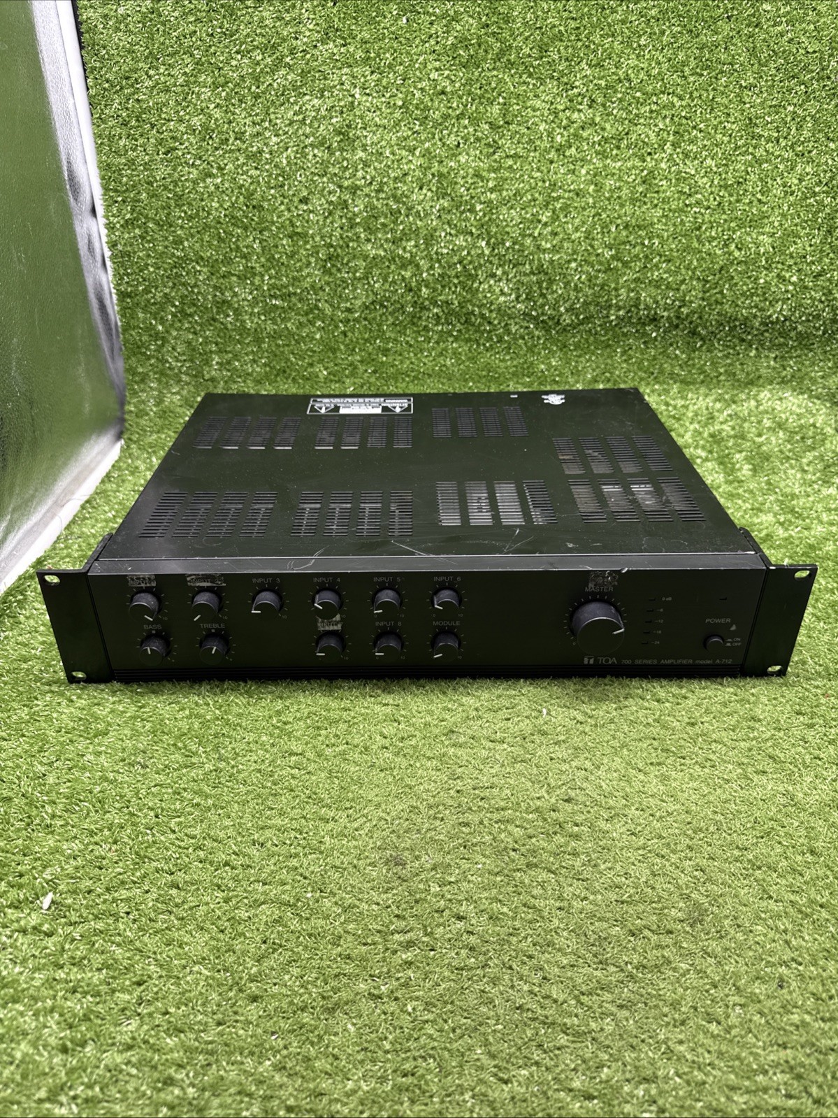 TOA 700 Series A-712 Integrated Mixer Amplifier. S6 TOA 700 Series A-712 Integrated Mixer Amplifier. S6