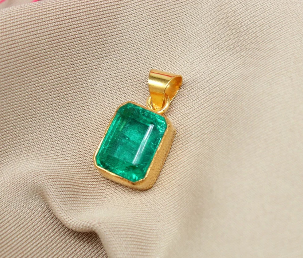 Natural Emerald Pendant For Gift Silver Jewelry Gold Plated Birthstone Pendant Natural Emerald Pendant For Gift Silver Jewelry Gold Plated Birthstone Pendant