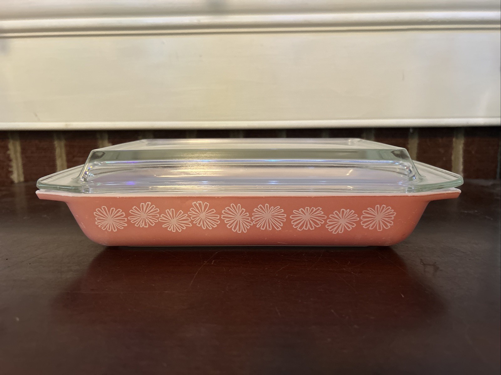 Pyrex Pink Daisy 548-B Space Saver 1.25 Qt Casserole with Lid Vintage
