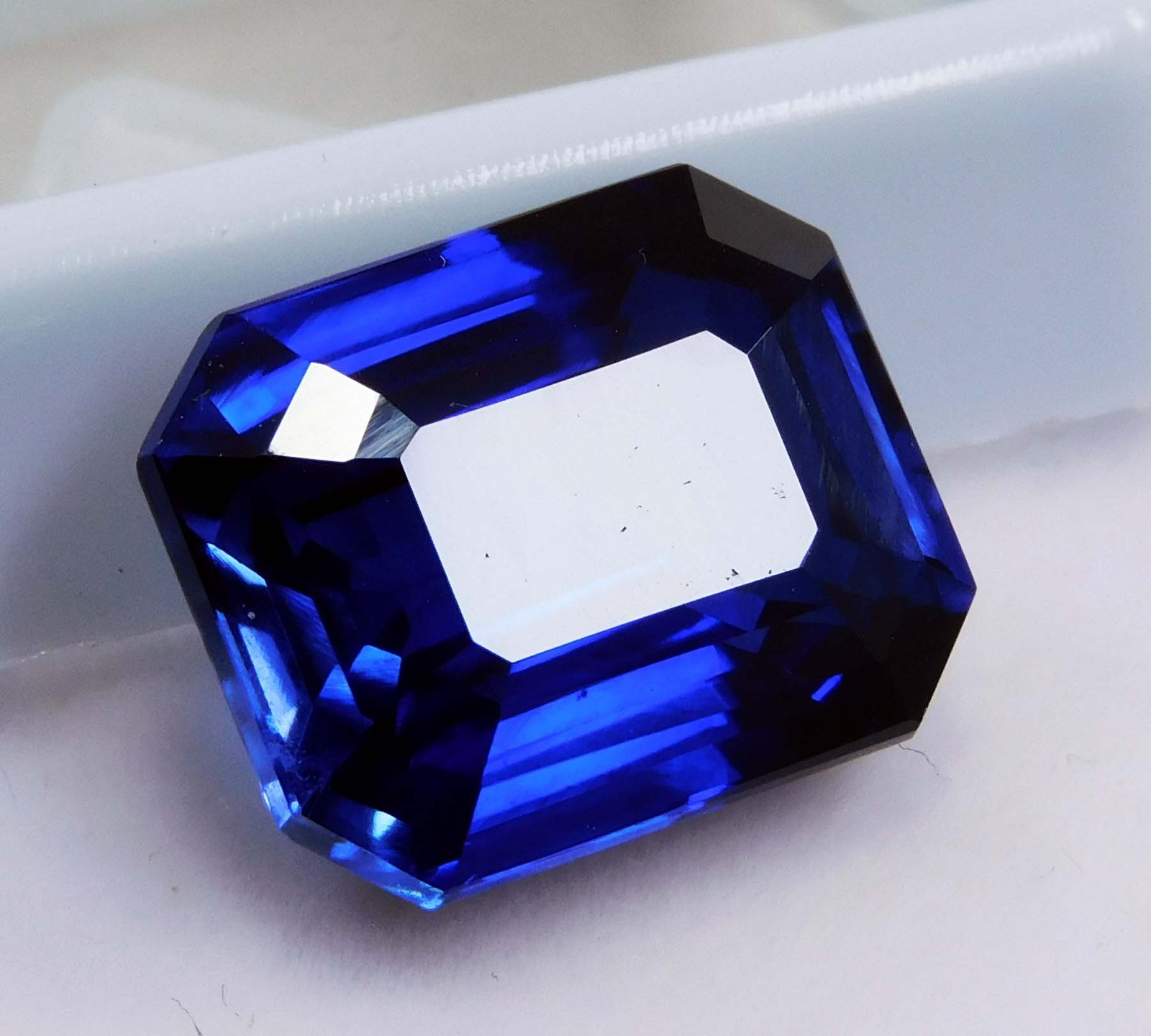 13.30 Ct Extremely Rare Blue Sapphire Emerald Natural Certified Loose Gemstone