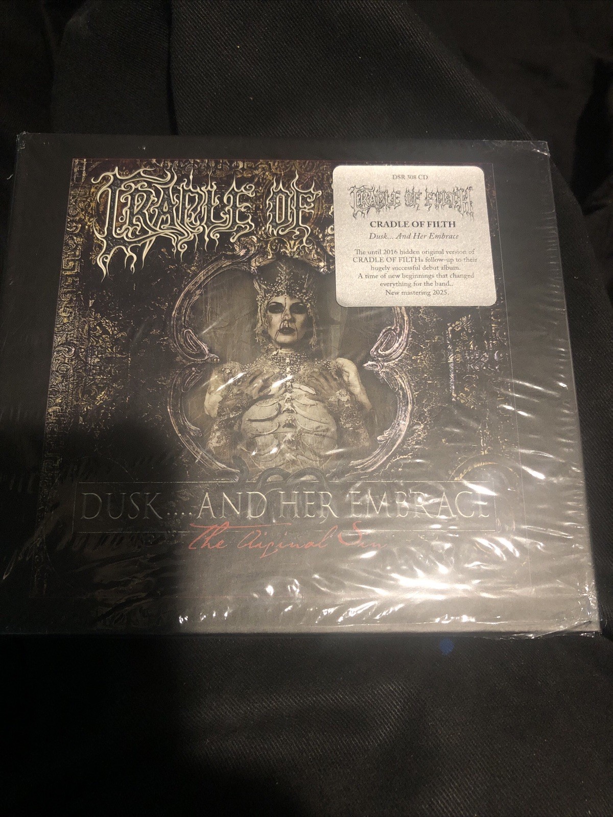 Cradle Of Filth Dusk & Her Embrace (The Original Sin) (Hardcover-Digibook) Cd .. Cradle Of Filth Dusk & Her Embrace (The Original Sin) (Hardcover-Digibook) Cd ..