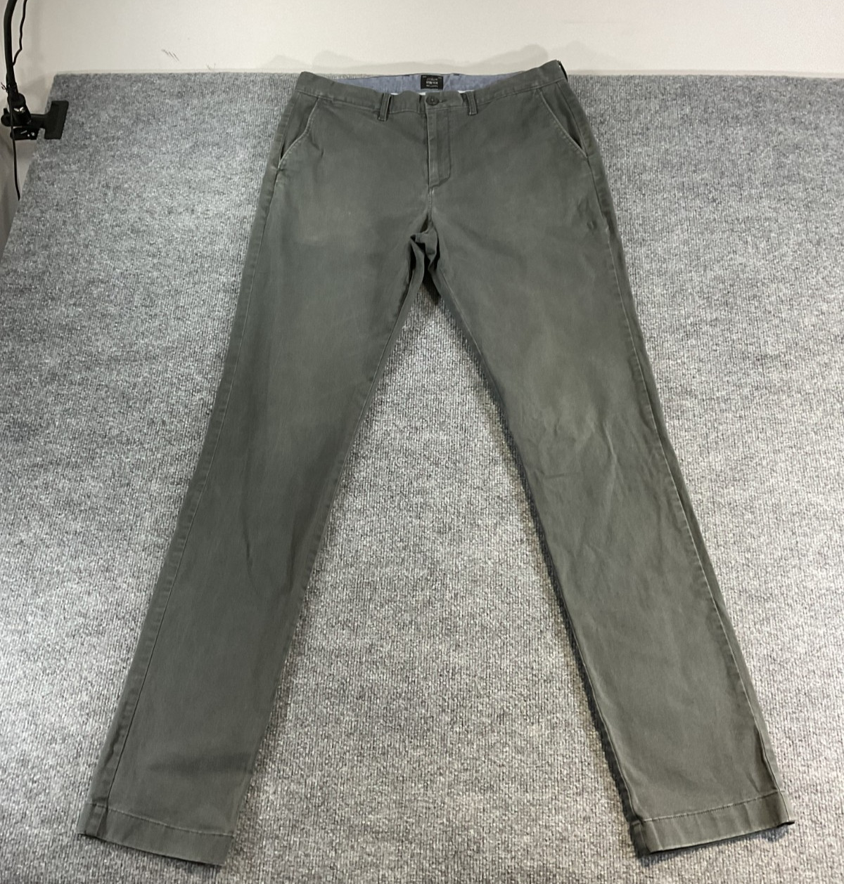 J.Crew Athletic Fit Stretch Chino Pants Men’s 34x34 Gray Casual Office Travel Pa