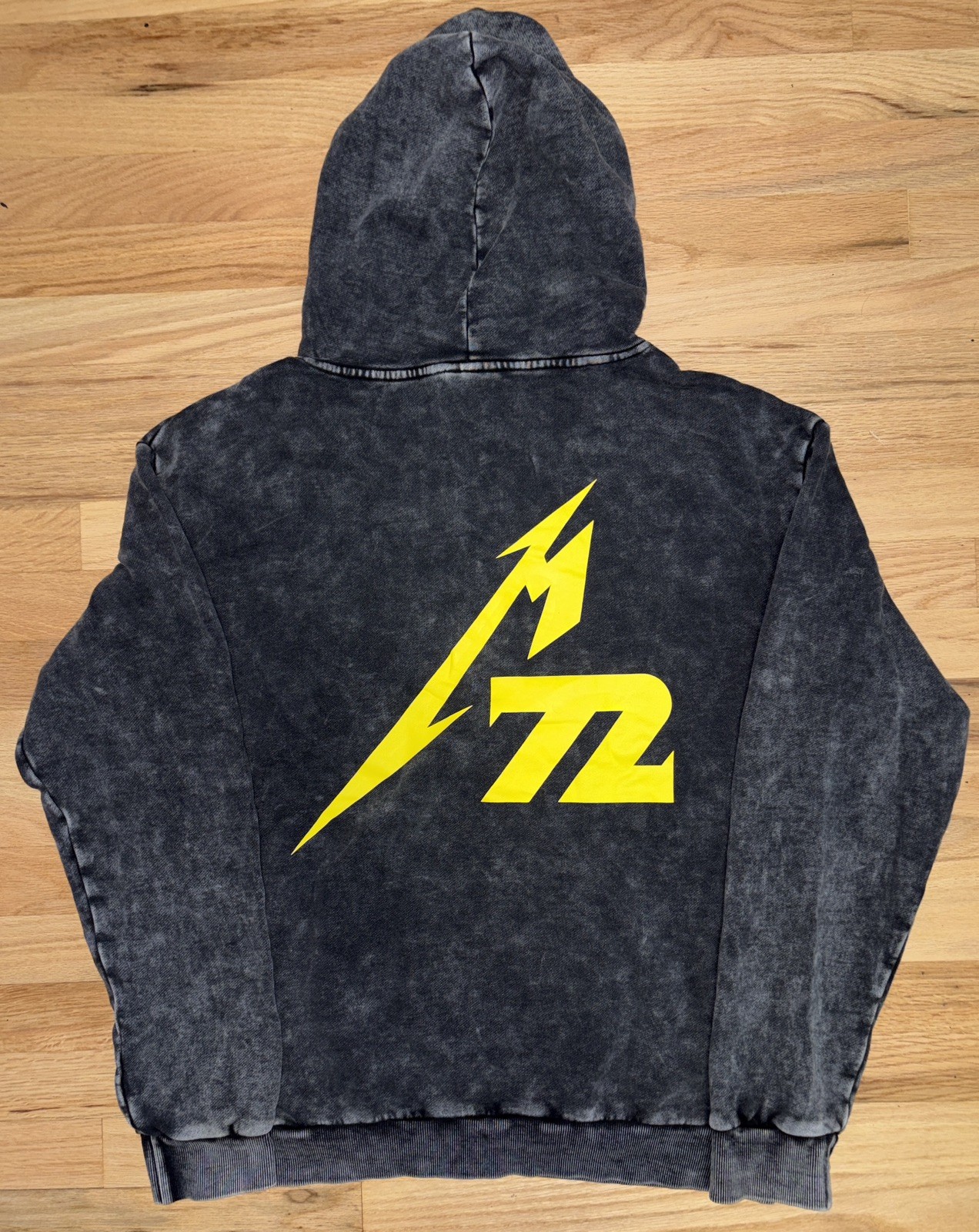  Metallica M72 World Tour Pullover Hoodie Men\'s Size Large Acid Wash NEW Seasons